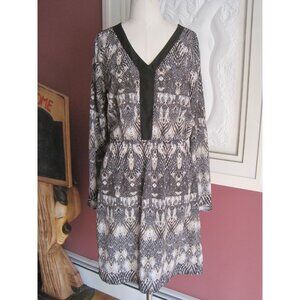 charlie jade L/S black and white print dress with elastic waist M